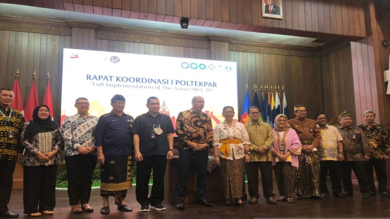 Rakor I Poltekpar Bali soal penerapan kurikulum ASEAN MRA-TP bersama Kemenparekraf di Badung, Kamis (30/3/2023). ANTARA/Ni Putu Putri Muliantari