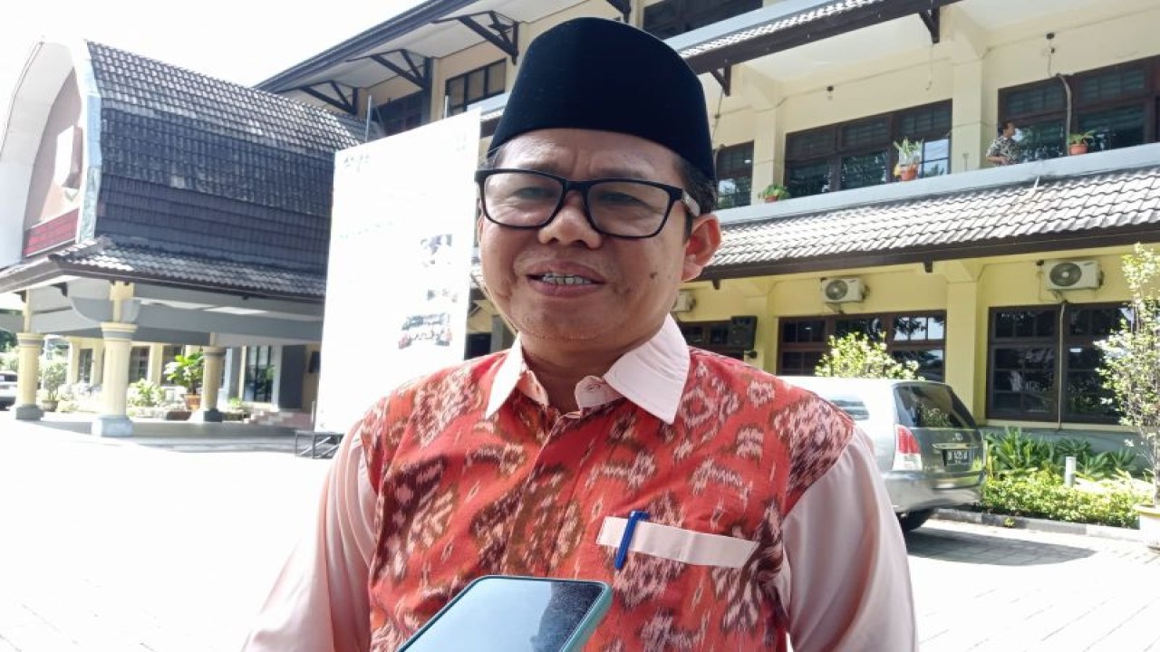 Kepala Dinas Pendidikan Kota Mataram Yusuf. ANTARA/Nirkomala