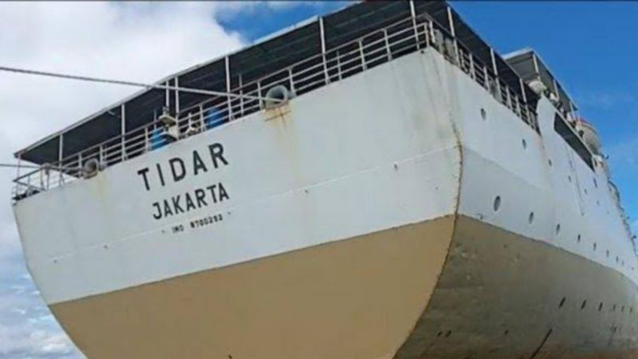 Kapal tidar di pelabuhan Yos Sudarso Ambon (Antara/DedyAzis)