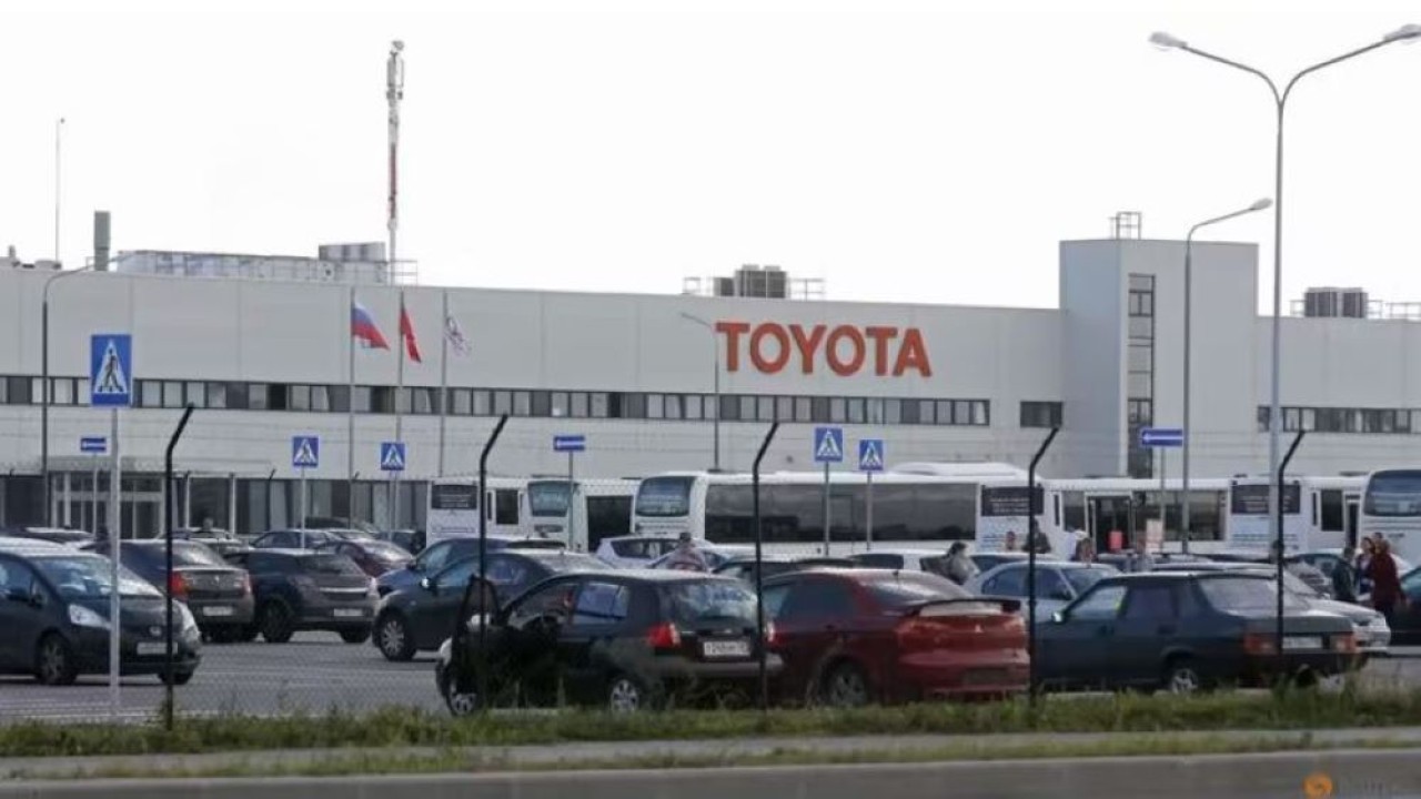 Suasa yang memperlihatkan pabrik perakitan mobil Toyota Motor Corp di St. Petersburg, Rusia, pada 18 September 2013. (Alexander Demianchuk/Reuters)
