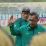 Aji Santoso minta pemain Persebaya hormati kontrak hingga usai-1680663781