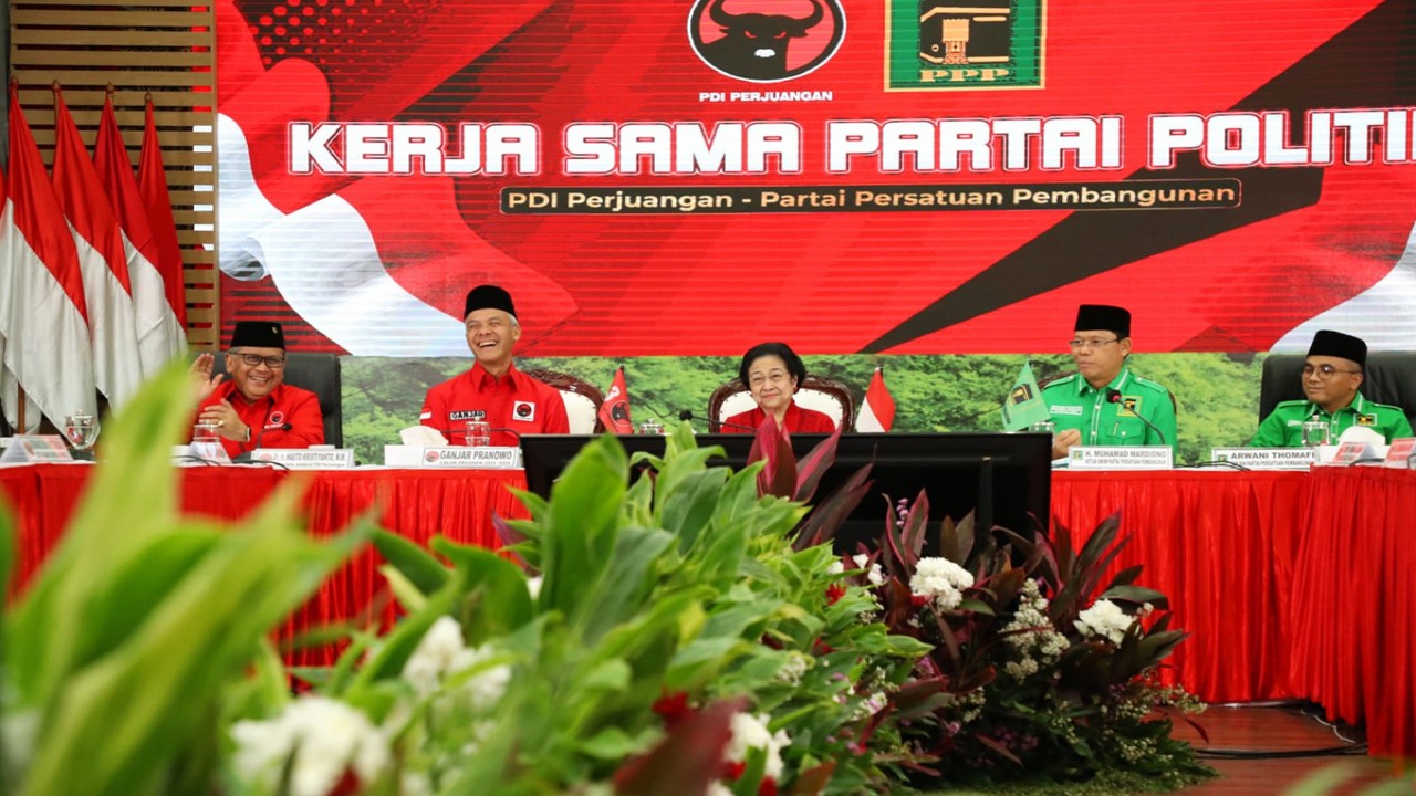 Ketua Umum DPP PDI Perjuangan (PDIP) Prof.Dr. (HC) Megawati Soekarnoputri tiba di kantor DPP PDIP, Jalan Diponegoro, Jakarta Selatan, Minggu (30/4/2023).