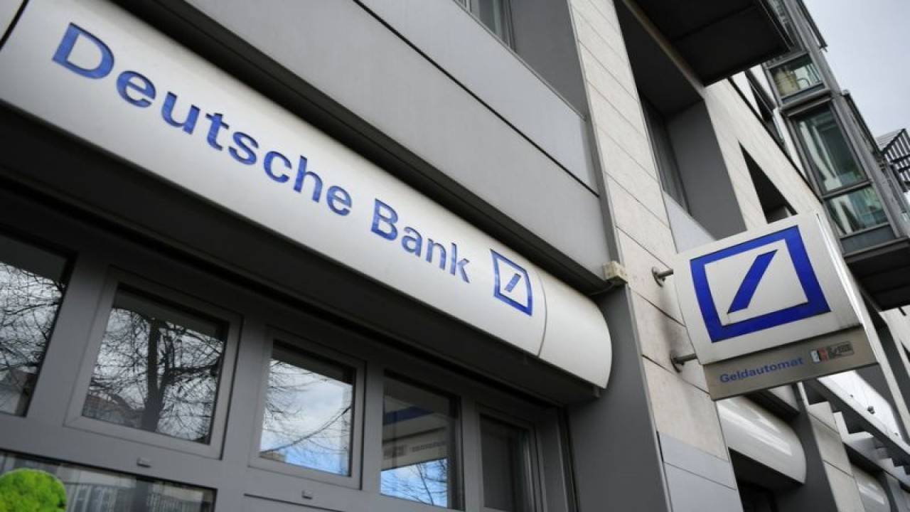 Foto Dokumen: Foto yang diambil pada 25 Maret 2023 ini menunjukkan cabang Deutsche Bank di Berlin, Jerman. ANTARA/(Xinhua/Ren Pengfe