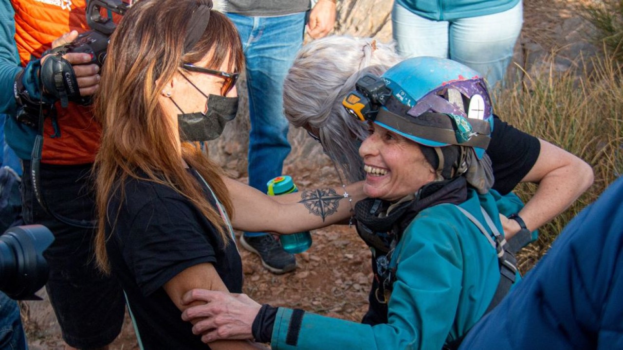 Seorang Pendaki Gunung Wanita Asal Spanyol, Beatriz Flamini akhirnya muncul dari sebuah gua bawah tanah pada Jumat (14/4/2023), setelah dia hidup selama 500 hari di tempat tersebut. (The Independent)