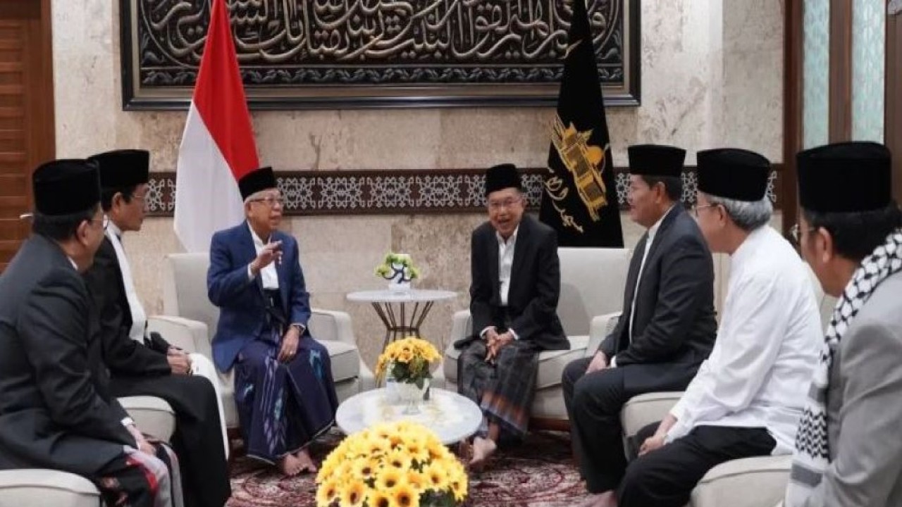 Wakil Presiden (Wapres) KH Ma'ruf Amin melaksanakan sholat Idulfitri di Masjid Istiqlal, Jakarta pada Sabtu (22/4/2023). (RN/AS – BPMI Setwapres)