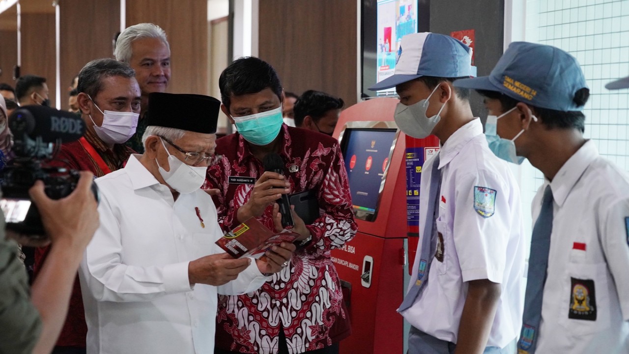 Wakil Presiden (Wapres) K.H. Ma’ruf Amin meninjau Mal Pelayanan Publik (MPP) Kota Semarang.