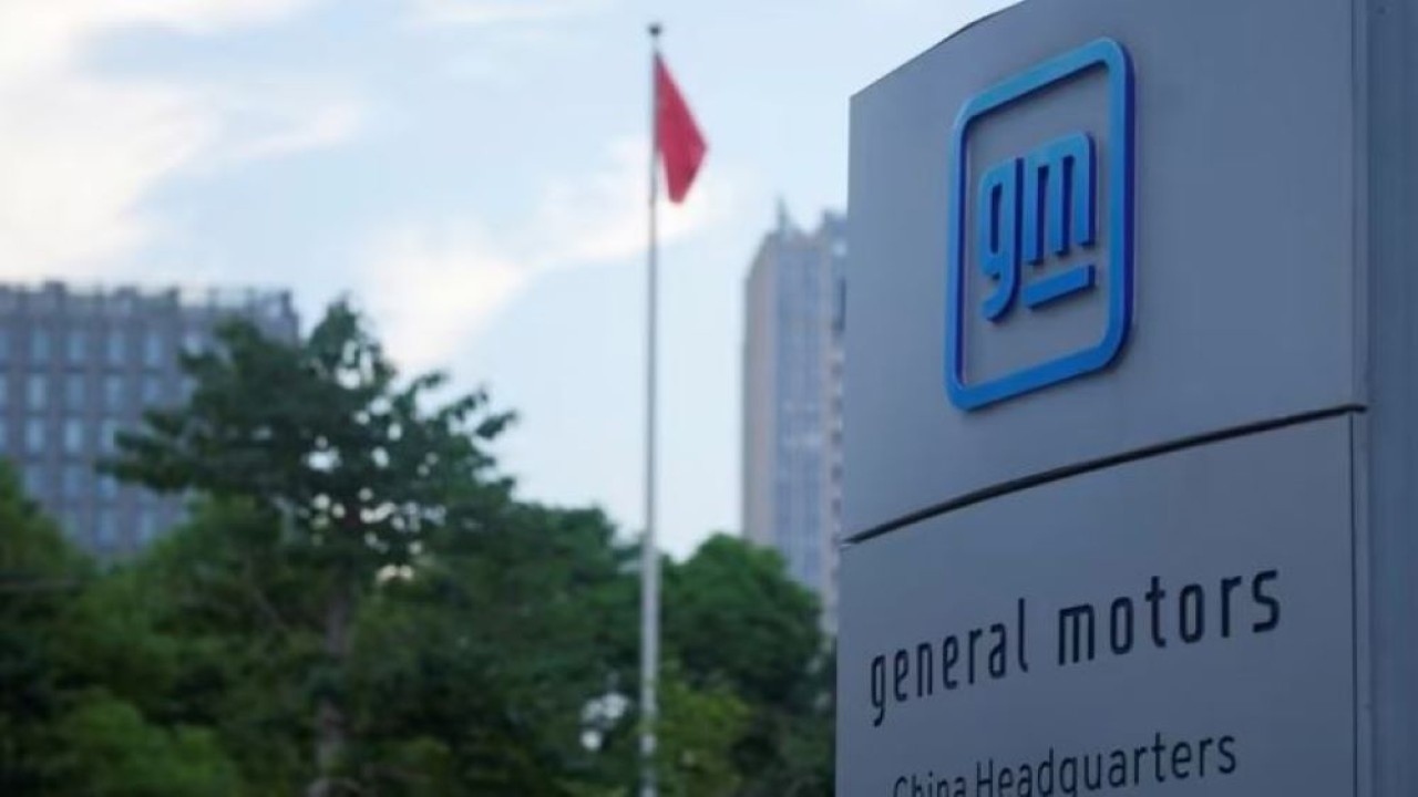 Logo General Motors terlihat di Kantor Pusat China di Shanghai, China, 29 Agustus 2022. (Dok/Aly Song/Reuters)