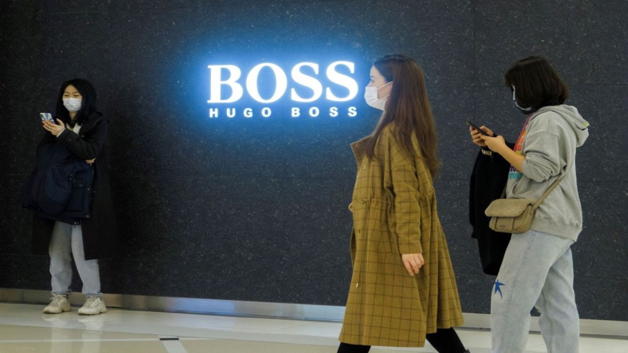 CEO Hugo Boss, Daniel Grieder, mengatakan China menjadi trendsetter mode dan teknologi baru di dunia. (Reuters)