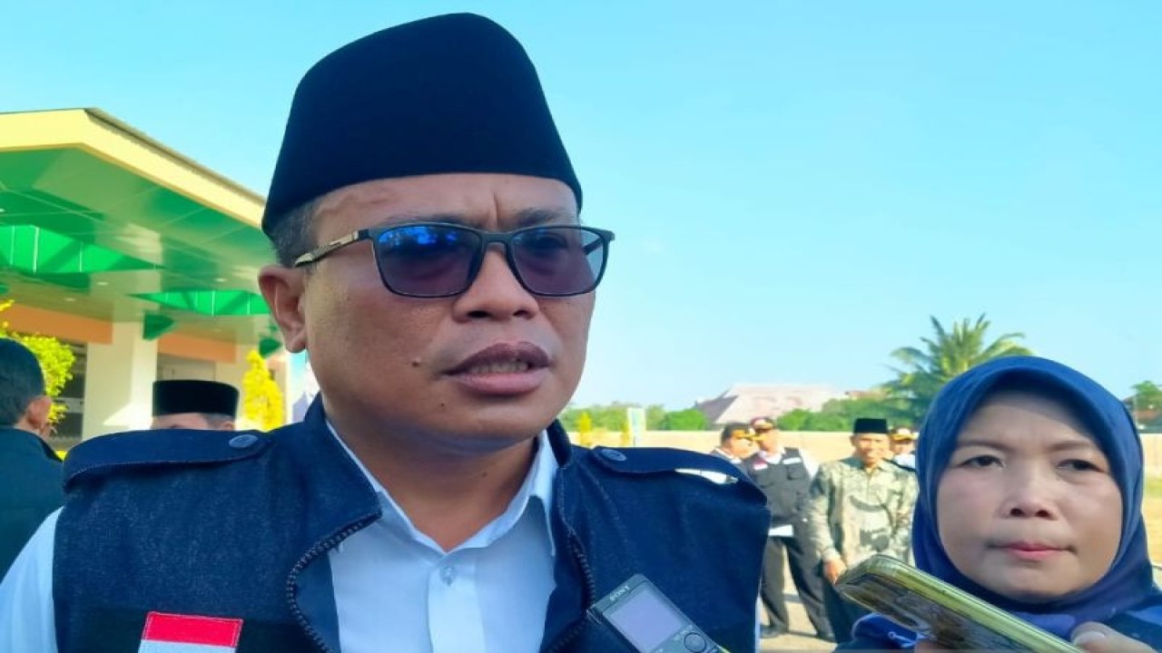 Kepala Kantor Wilayah Kementerian Agama NTB, Zamroni Aziz. (ANTARA/Nur Imansyah).