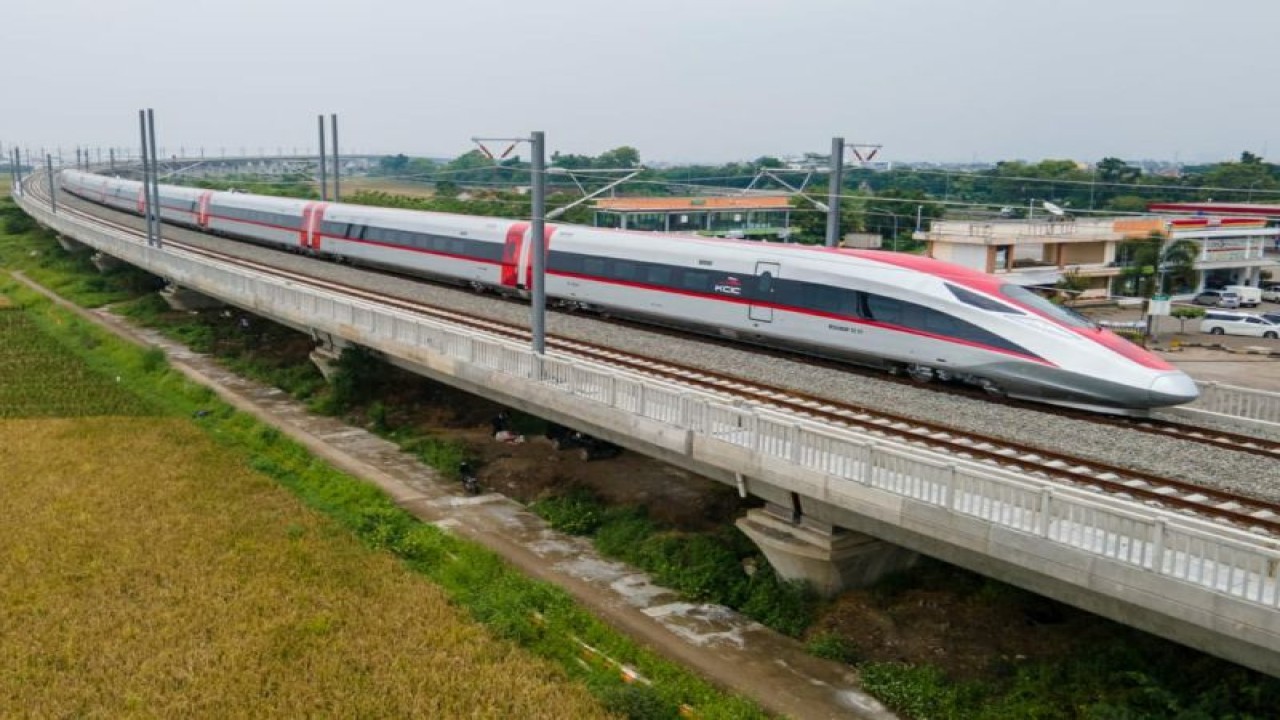 Kereta Api Cepat Jakarta Bandung (KCJB). ANTARA/HO-PT Kereta Cepat Indonesia China (KCIC).