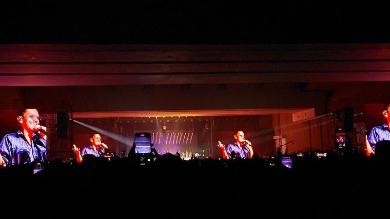 Konser 20 tahun MALIQ & D' Essentials di JIExpo Kemayoran Jakarta, Minggu (14/05/2023) (ANTARA/Fitra Ashari)