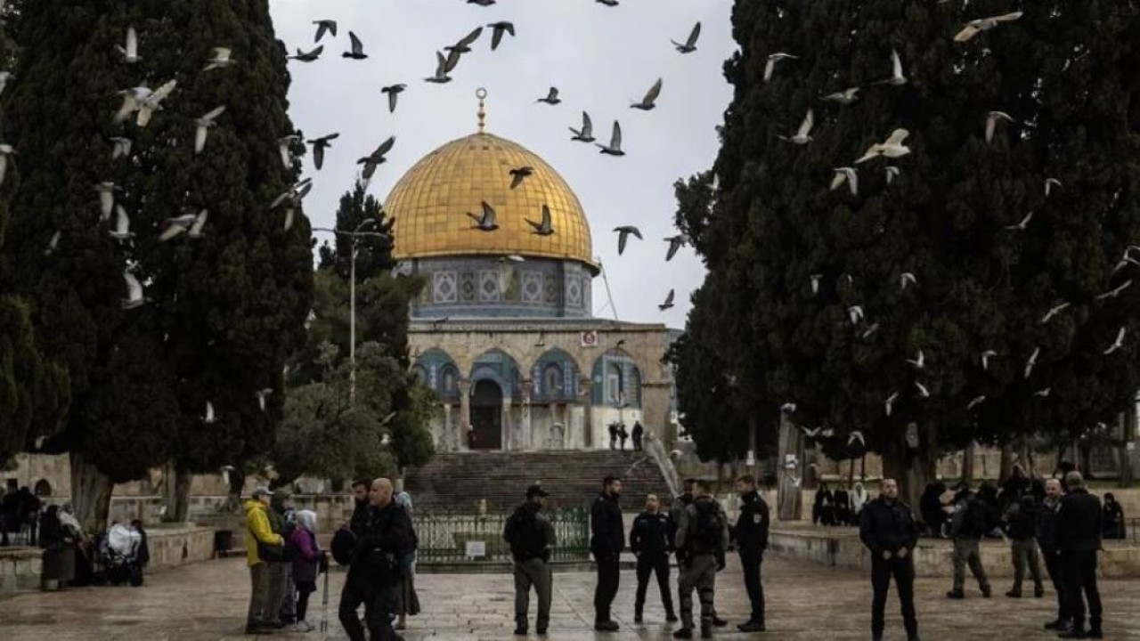 Sejumlah kelompok Israel memang menyerukan lebih banyak penyerbuan ke kompleks Masjid Al-Aqsa dalam rangka perayaan Shavuot Yahudi pada Kamis dan Jumat ini. (Anadolu Agency)