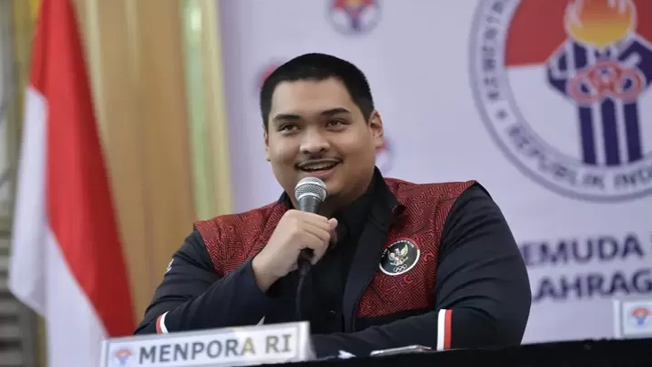 Menteri Pemuda dan Olahraga (Menpora) Dito Ariotedjo memberikan ucapan selamat kepada para atlet Indonesia yang telah berjuang dan berprestasi di SEA Games 2023 Kamboja ( Foto: Kemenpora)