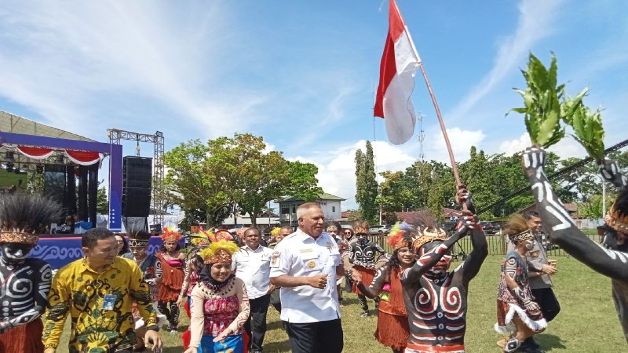 Penjabat Gubernur Papua Barat Paulus Waterpauw Bersama Sejumlah Pejabat