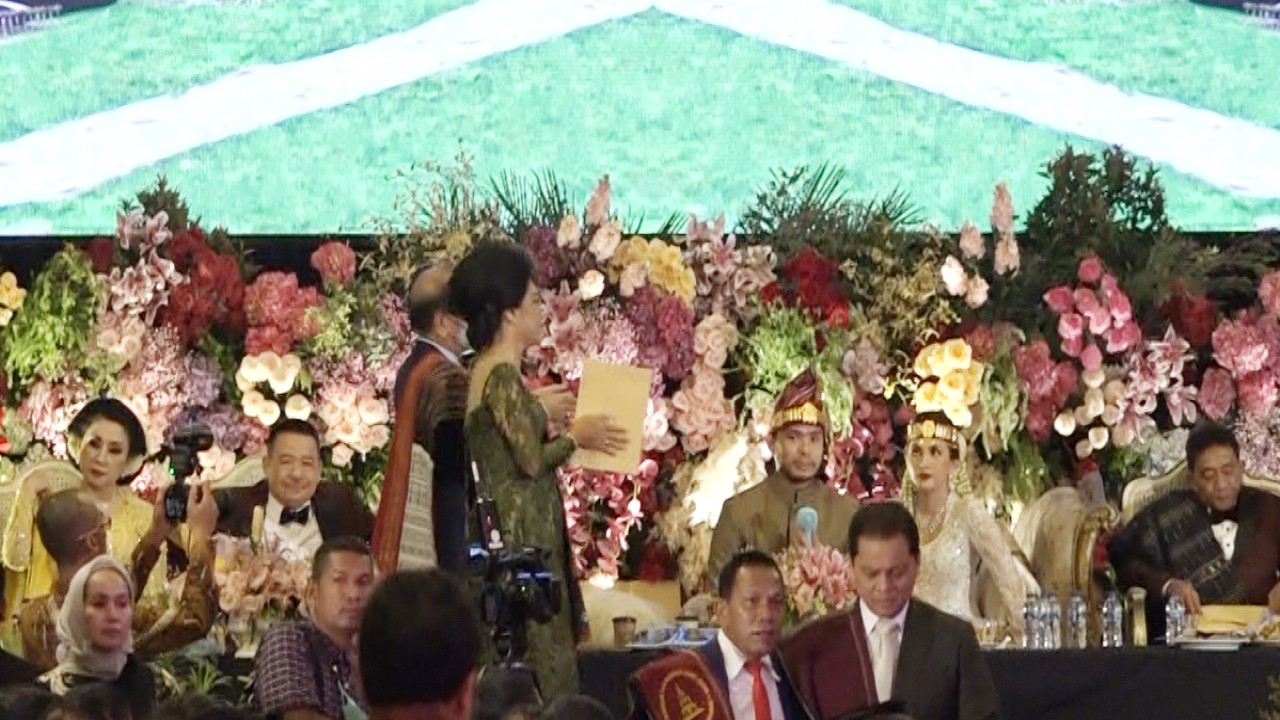 Pesta Adat Pernikahan Yakup Hasibuan dan Jessica Mila Memasuki Prosesi ‘Manjalo Tumpak’