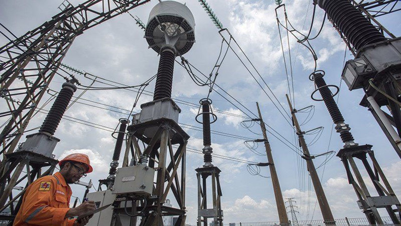 PT PLN (Persero) memasok listrik sebesar 415 kilo Volt Ampere (kVA) untuk mendukung operasional Instalasi Pengolahan Air Limbah (IPAL) Pekanbaru. Antara/HO-Humas PLN.