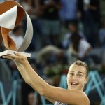Sabalenka kalahkan Swiatek untuk sabet gelar Madrid Open-1683441847