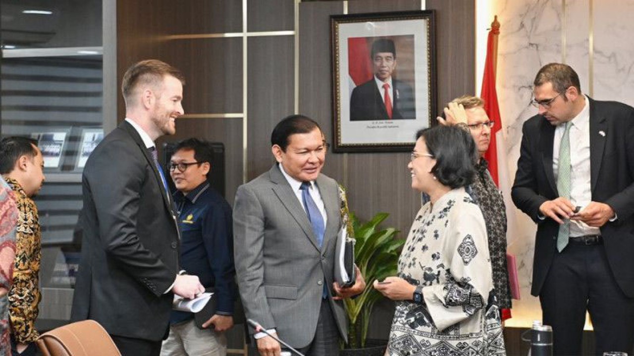 Menteri Keuangan (Menkeu) Sri Mulyani menerima kunjungan Dewan Bisnis Amerika Serikat (AS)-ASEAN (US-ASEAN Business Council) di Jakarta, Rabu (24/05/2023). (ANTARA/HO-Kementerian Keuangan)