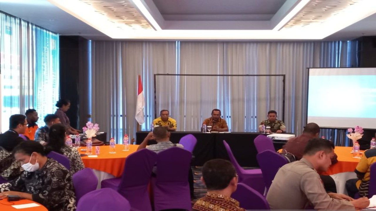 Suasana Focus Group Discussion dari BPBD Provinsi Papua, di Kota Jayapura, Papua, Jumat (26/5) (ANTARA/Qadri Pratiwi)