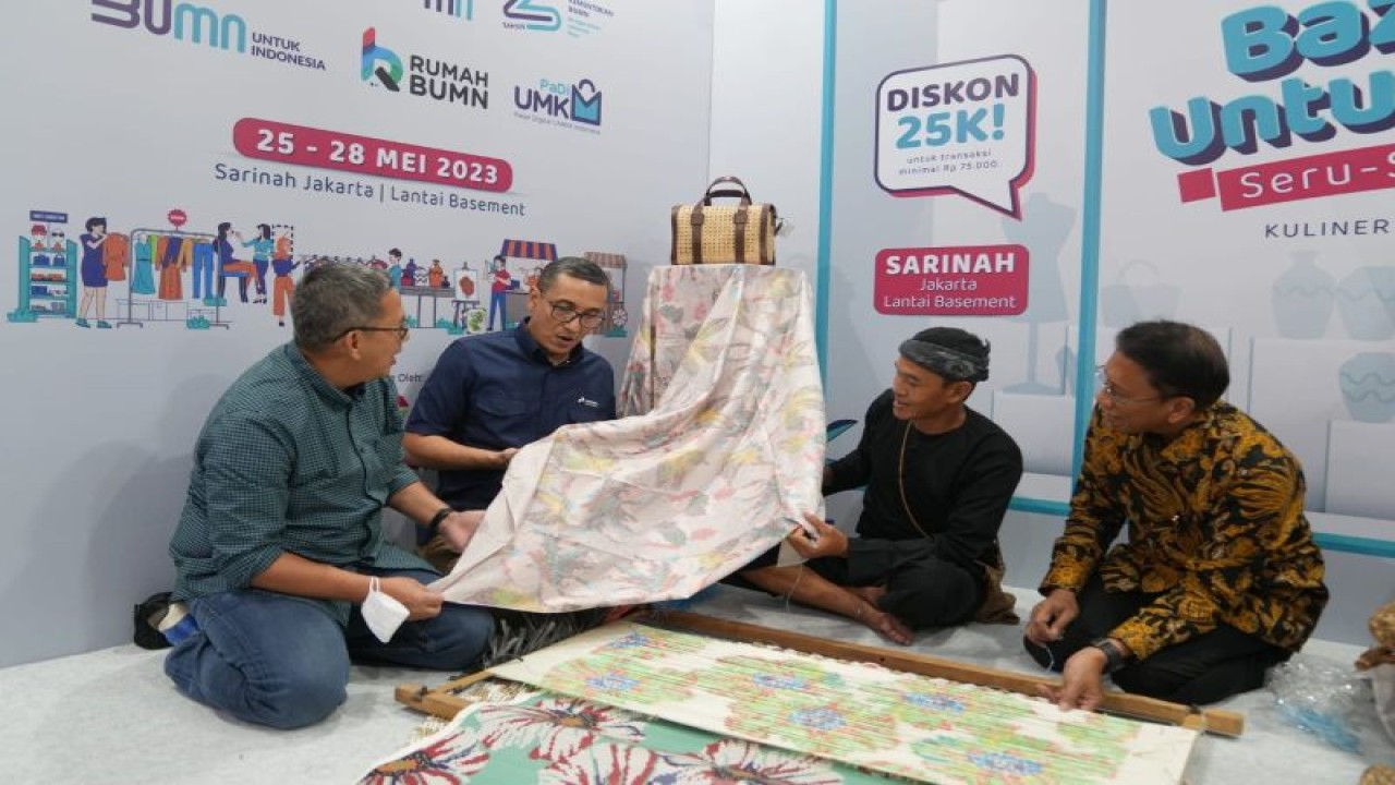 Bazar UMKM untuk Indonesia bertajuk "Seru–Seruan Bazar Lokal", yang digelar Kementerian BUMN bersama PT PGN Tbk dan PT KAI (Persero) di Plaza Sarinah, Jakarta, Kamis (25/5/2023). ANTARA/HO-PT PGN Tbk