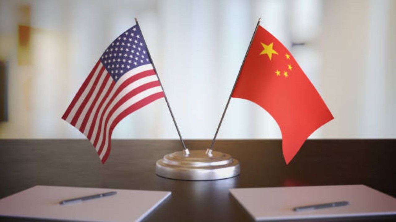 Ilustrasi. Bendera Amerika Serikat dan China. (iStock)