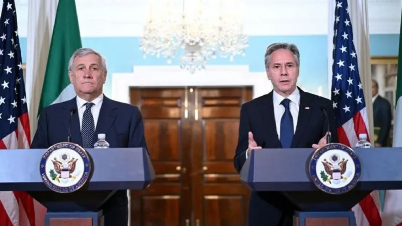 Menteri Luar Negeri Amerika Serikat (AS) Antony Blinken dan Menteri Luar Negeri Italia Antonio Tajani berbicara kepada pers di Departemen Luar Negeri, 12 Juni 2023. (Reuters)