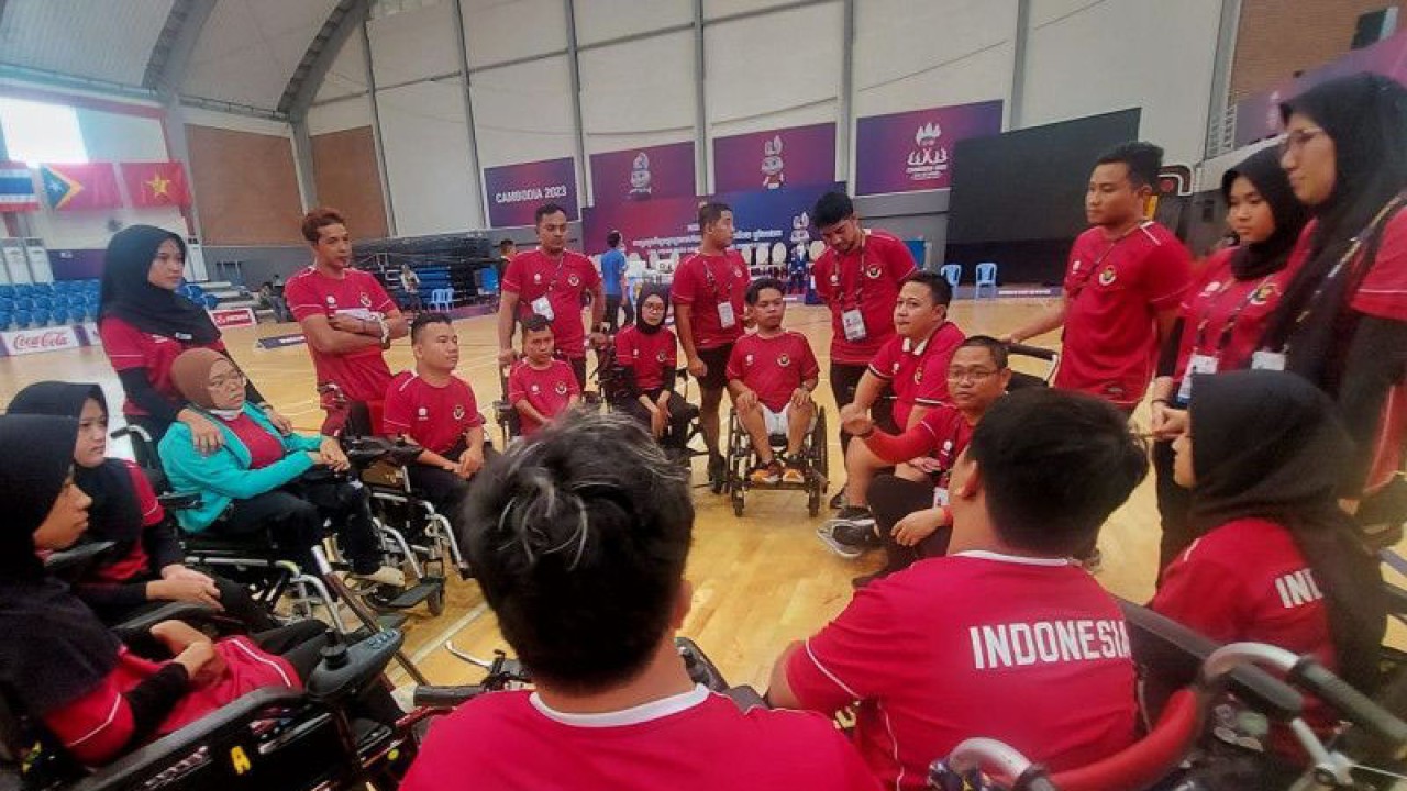 Tim boccia Indonesia akan mempersiapkan diri untuk bisa berkompetisi di Paralimpiade Paris tahun 2024 usai berlaga di ASEAN Para Games 2023 Kamboja, Selasa (6/6/2023). (ANTARA/Aditya Ramadhan)