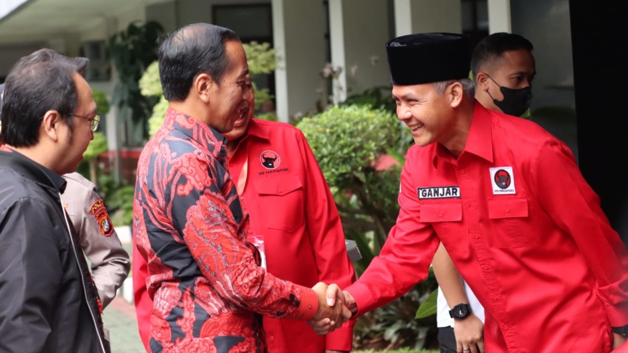 Ganjar Pranowo sambut Presiden Jokowi.