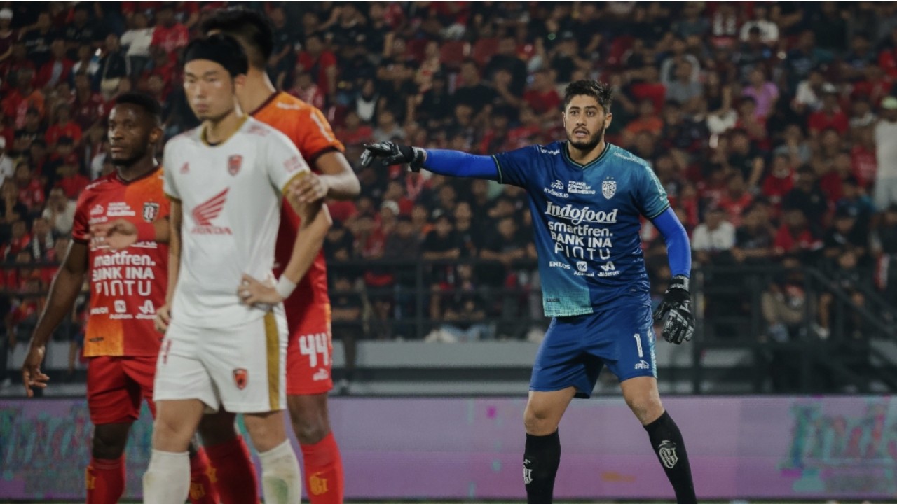 Kiper Bali United, Adilson Maringa