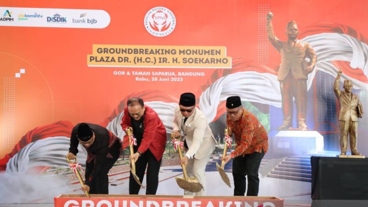Suasana peletakan batu pertama pembangunan Monumen Plaza Bung Karno di GOR Saparua, Bandung, Jawa Barat, Rabu (28/6/2023). ANTARA/HO-PDIP