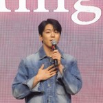 Perdana ke Indonesia, Kim Mingue pakai batik hingga icip es cincau-1687058879