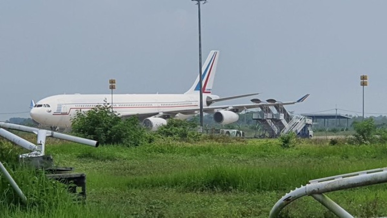 Pesawat asing di Bandara Kertajati. (Twitter)