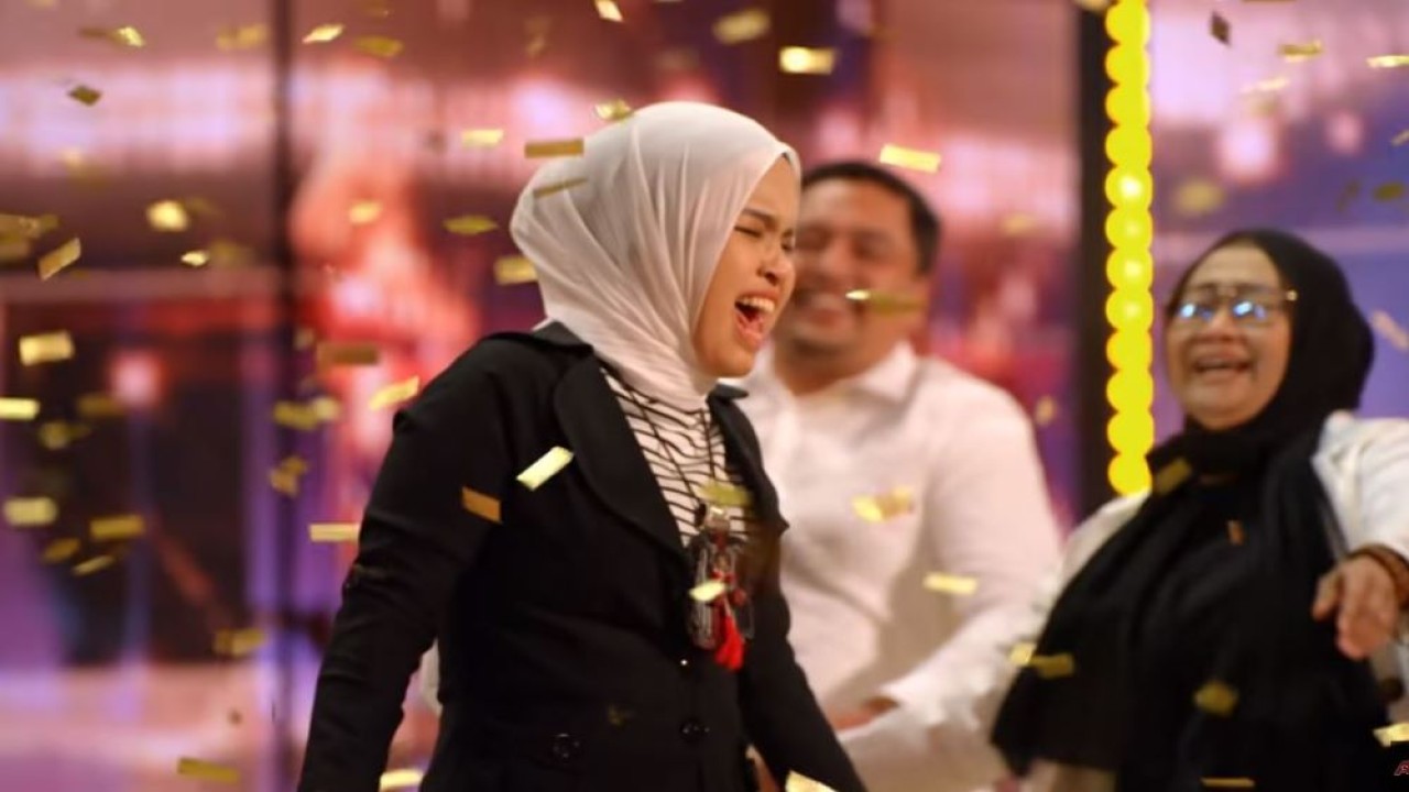 Aksi memukau Putri Ariani yang sanggup menghipnotis dewan juri America's Got Talent dan dipuji banyak kalangan itu juga mendapat sorotan dari Presiden Joko Widodo (Jokowi). (Tangkapan layar)