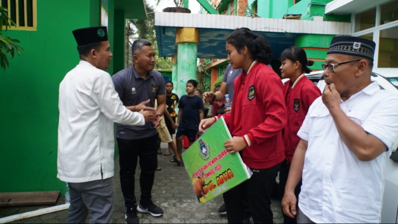 Timnas U-19 Wanita Kurban Sapi di Palembang