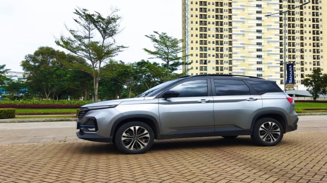 Wuling Almaz Hybrid (ANTARA/ALVIANSYAH PASARIBU)