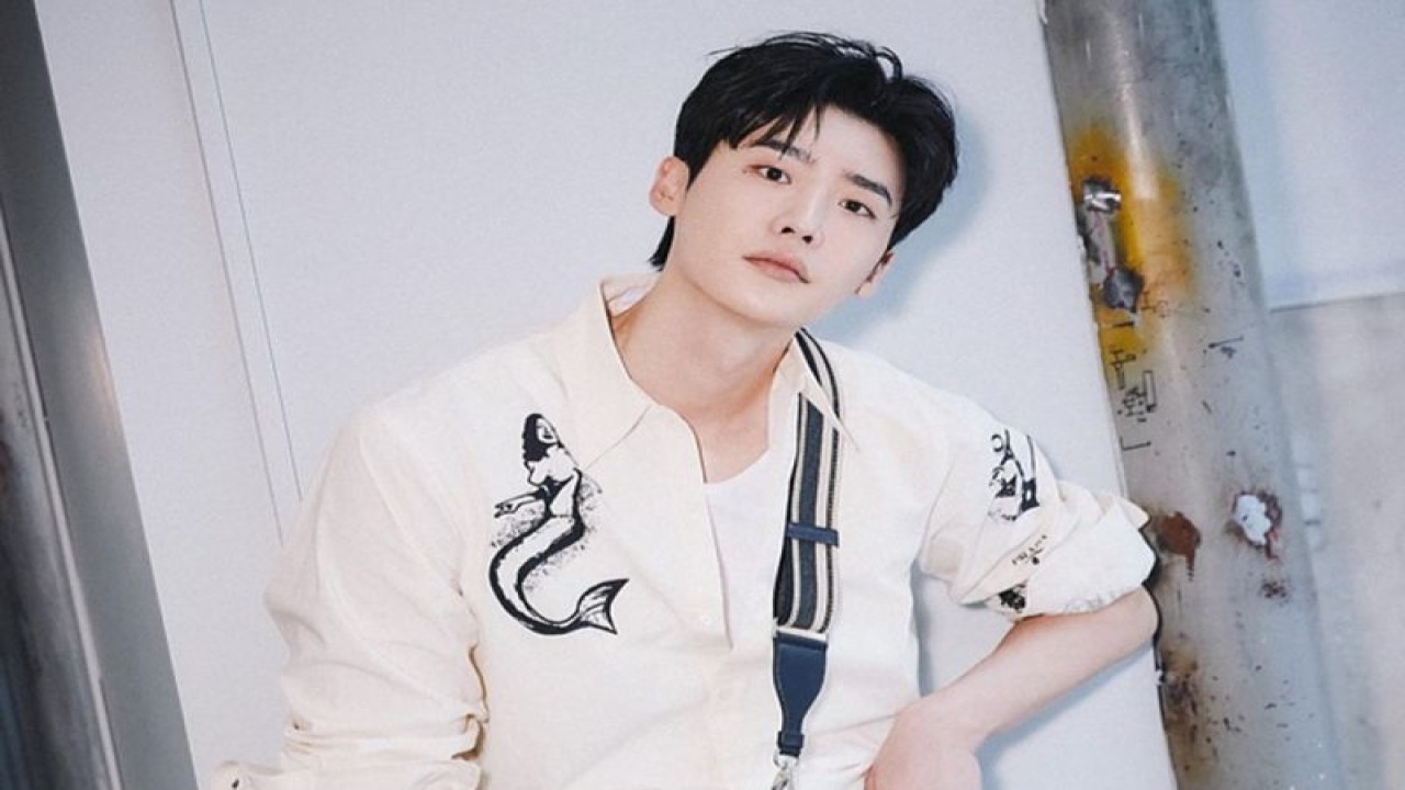 Aktor Korea Selatan Lee Jong Suk (ANTARA/instagram/jongsuk0206)