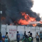 Gulkarmat turunkan 25 unit pemadam ke rumah terbakar di Jakarta Utara-1690697966