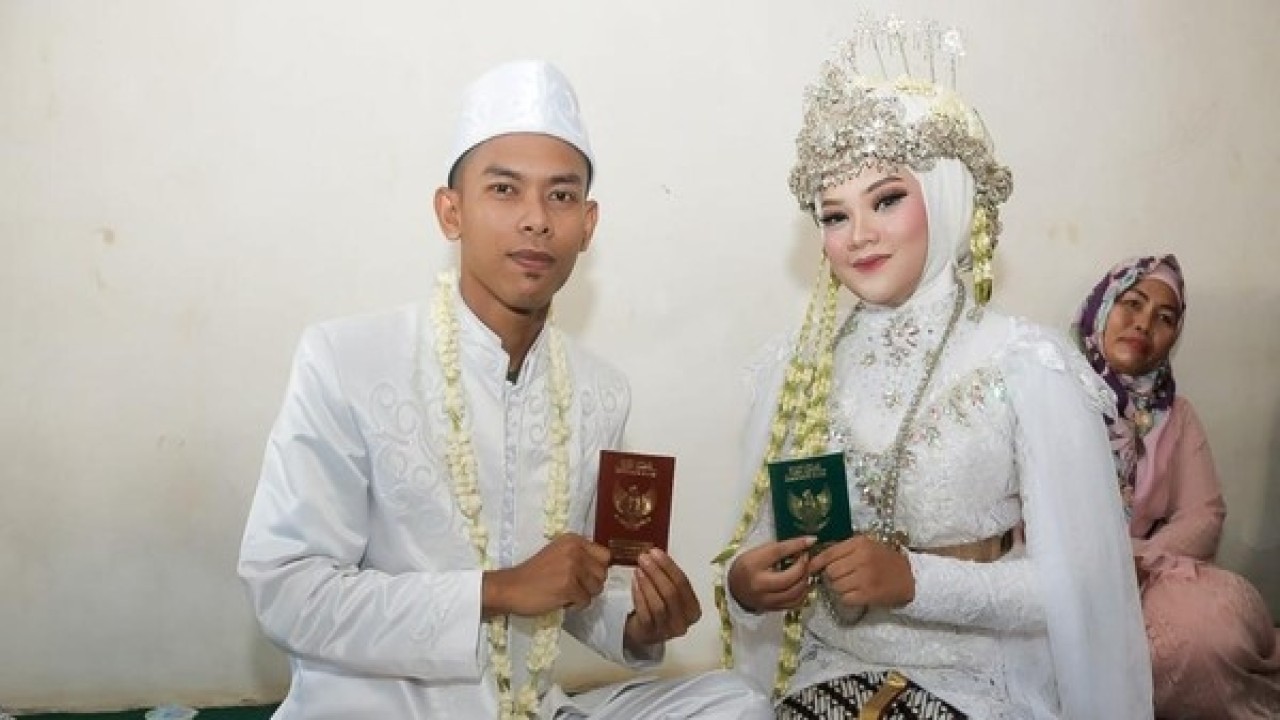 Fahmi dan istrinya. (Detikcom)