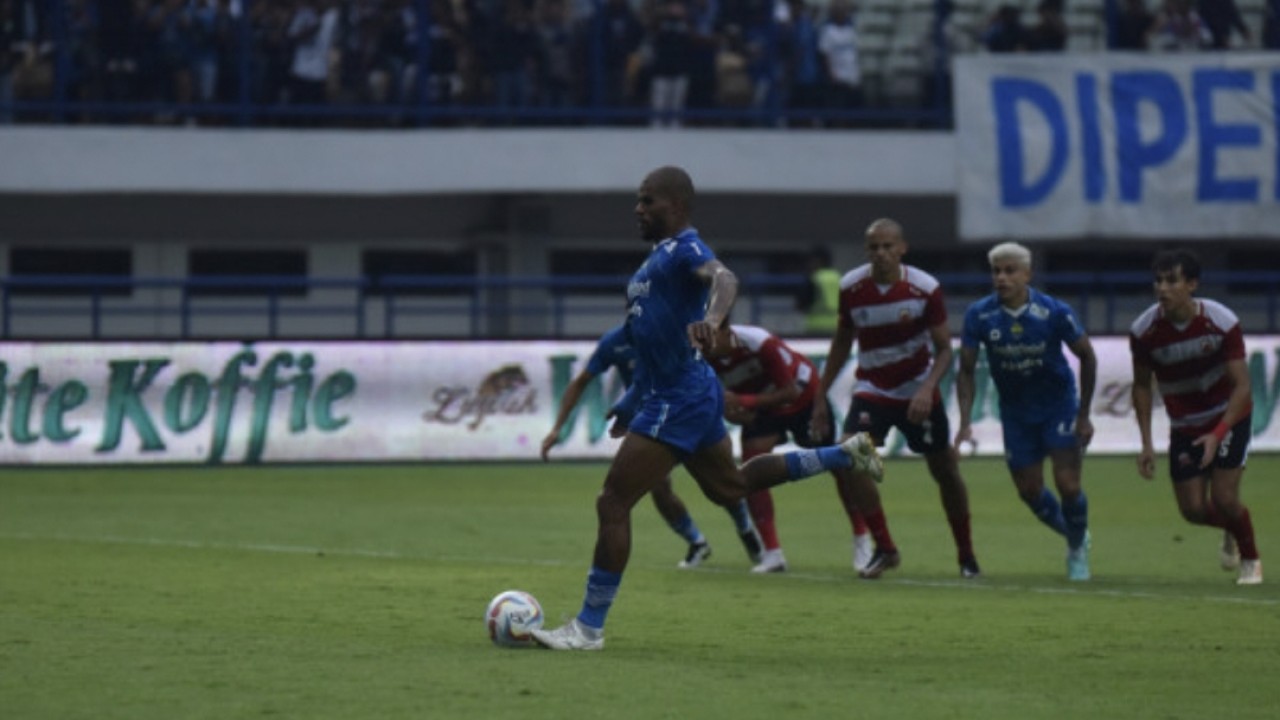 Laga Persib vs Madura United