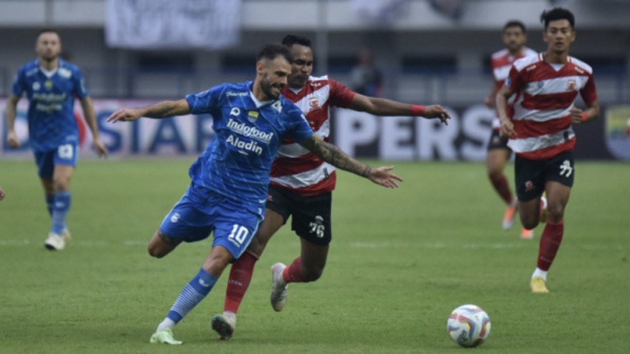 Laga Persib vs Madura United