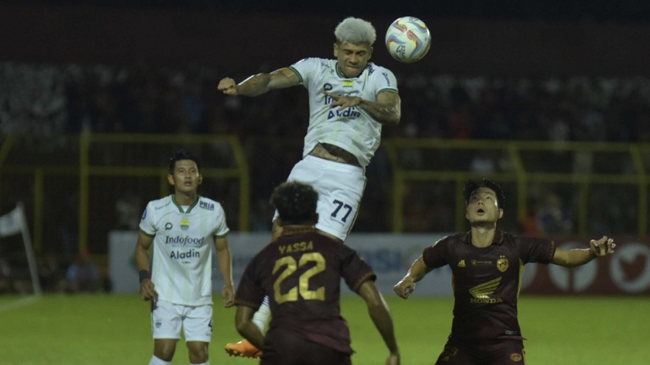 Laga PSM Makassar vs Persib