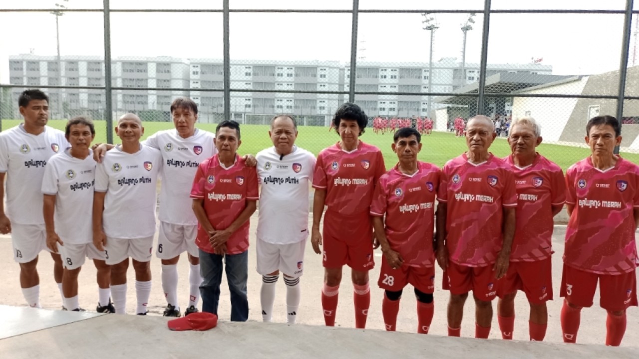 Legenda Timnas Indonesia gelar fun games di Stadion JIS / Foto: Arf18