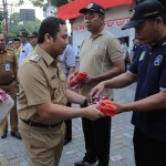 Pemkot Tangerang bagikan 10.000 bendera Merah Putih di tiap kecamatan-1690789066