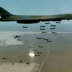 Pesawat B-1 Lancer AU Amerika Serikat sedang menjatuhkan bom tandan/file (en.wikipedia.org)-1688973655