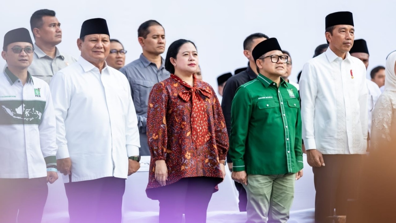 Ketua DPP PDIP Puan Maharani (tengah).