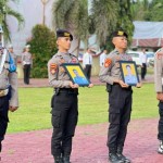 Upacara pemecatan dua polisi di Polres Konawe Selatan. (Antara/HO-Polres Konsel)-1690526924