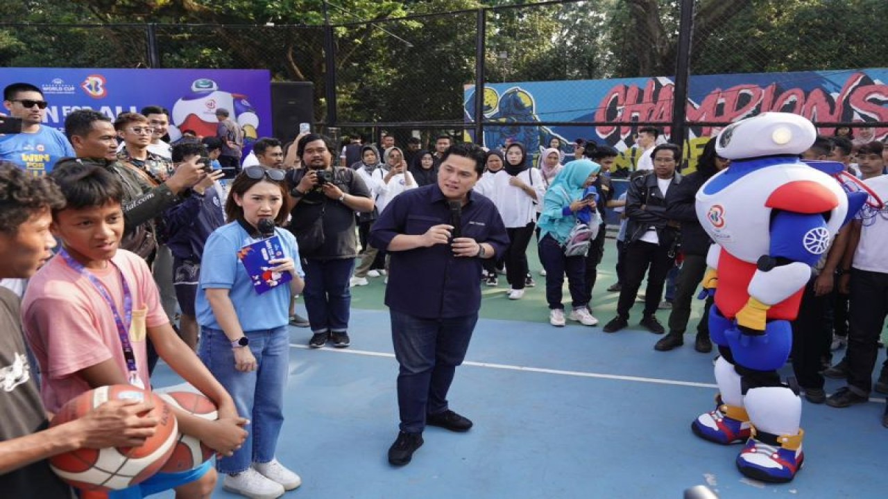 Anggota Central Board Federasi Bola Basket Internasional (FIBA) Erick Thohir