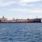 Arsip -Kapal tanker Safer yang telah rusak dan terdampar di lepas pantai Yaman (Xinhua)-1691891934