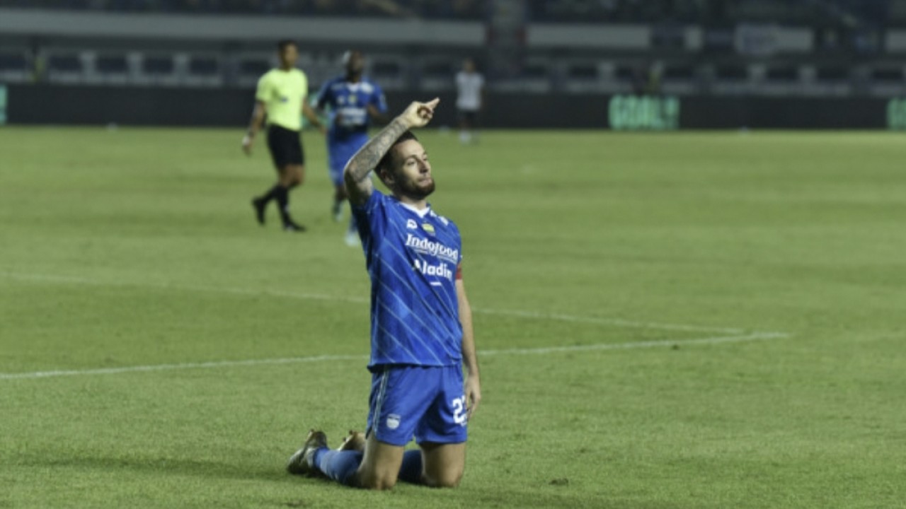 Gelandang Persib Bandung, Marc Klok