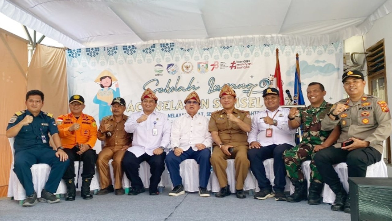 Komisi V DRP RI, Ir. Eddy Santana Putra, M.T menghadiri sekaligus membuka kegiatan Sekolah Lapang Cuaca Nelayan (SLCN) Provinsi Sumatera Selatan Tahun 2023